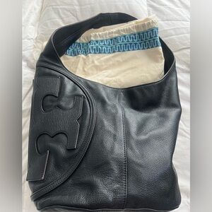 Tory Burch authentic hobo shoulder bag. Stylish and classic black leather.